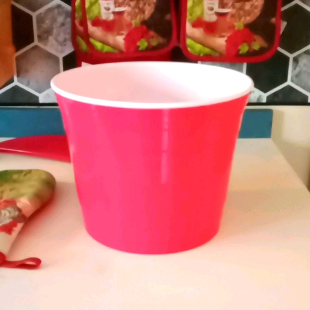COPY - Gigantic Red Solo Cup